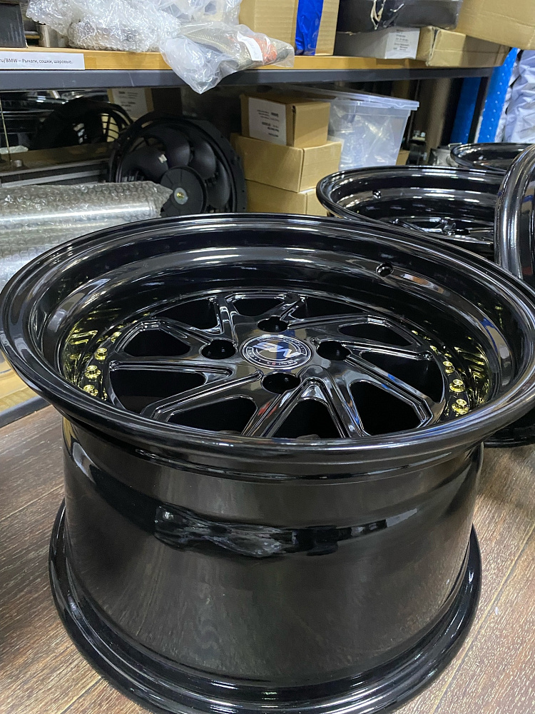 картинка Новые диски MS R15 J9 ET25 4X100, черный глянец от магазина  StreetTuning