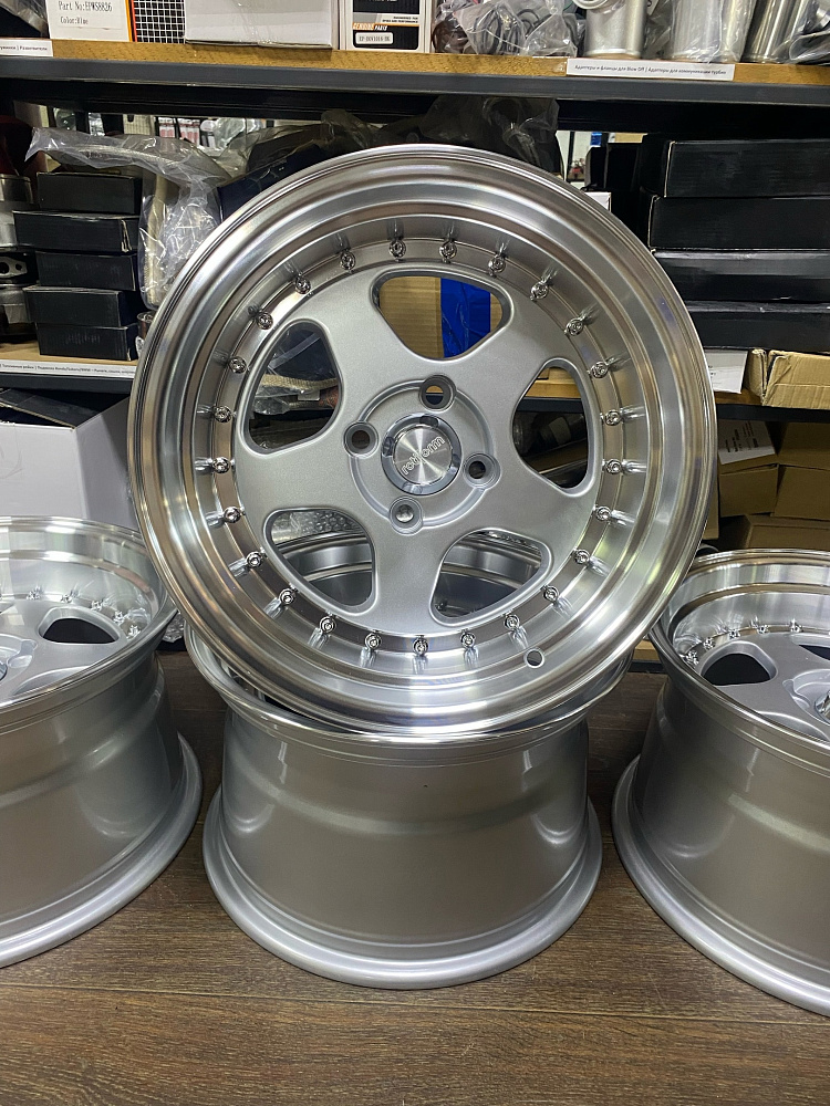 картинка Новые диски Rotiform Style R15 J8 ET20 4X100 серебро от магазина  StreetTuning