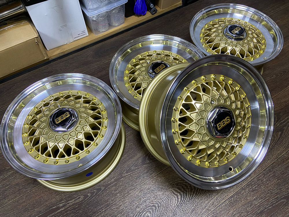 картинка Новые диски BBS RS R14 J6,5 ET25 4x100/4x114.3 , золото + полировка от магазина  StreetTuning
