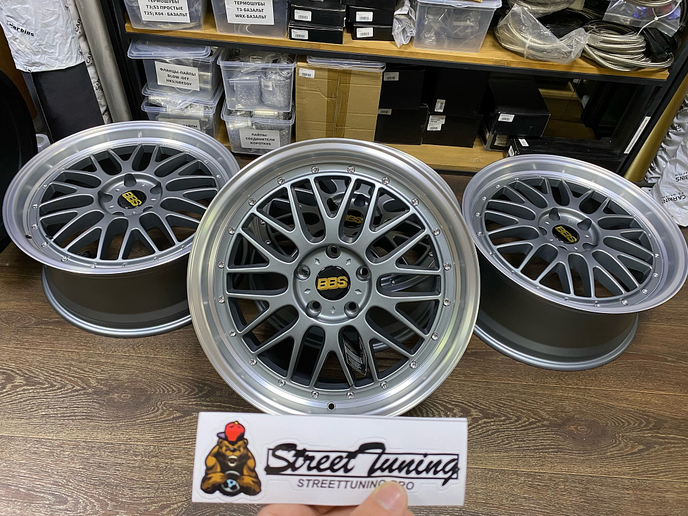 картинка Новые диски BBS LM R19 J8.5 ET35 5x120 Gunmetal от магазина  StreetTuning