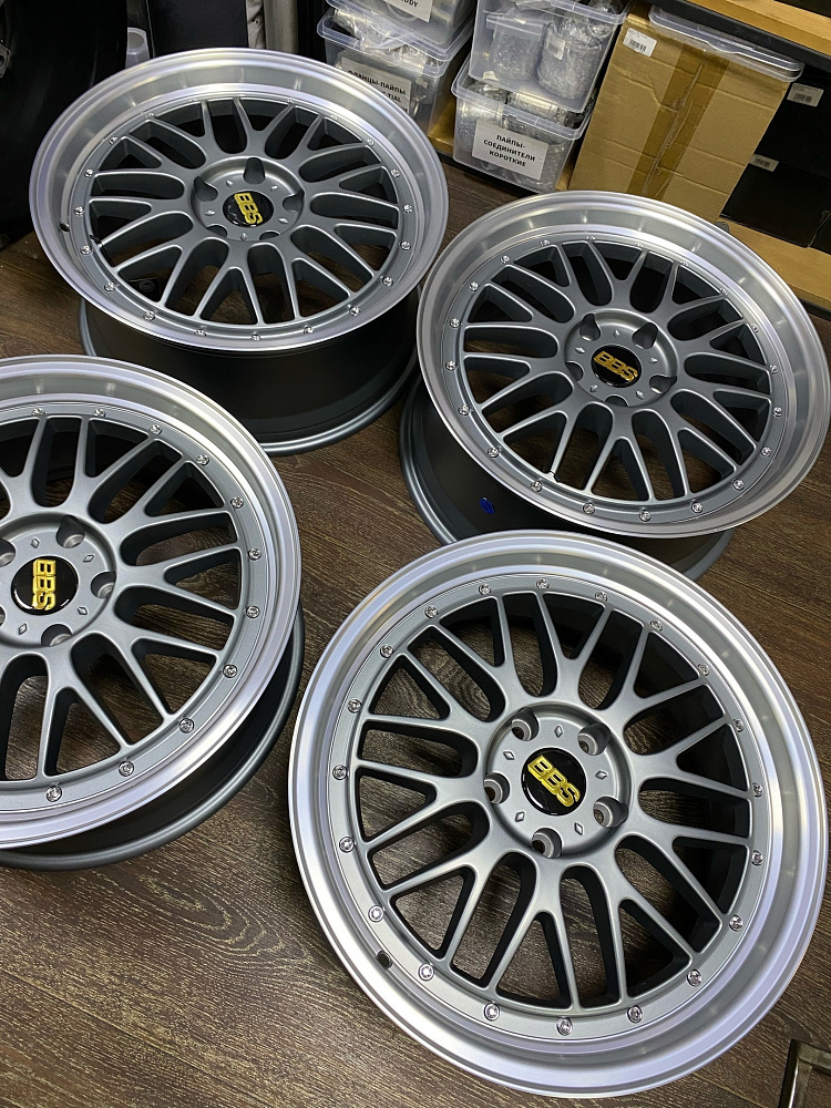картинка Новые диски BBS LM R19 J8.5 ET35 5x120 Gunmetal от магазина  StreetTuning