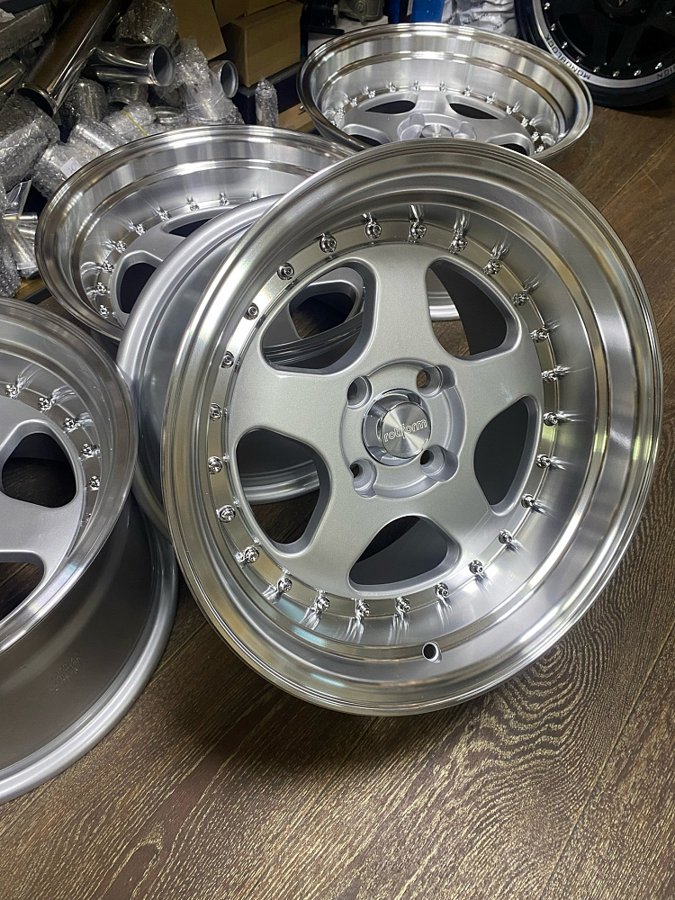 картинка Новые диски Rotiform Style R15 J8 ET20 4X100 серебро от магазина  StreetTuning