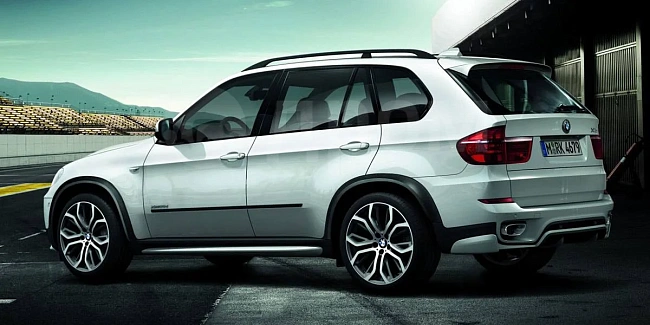 картинка Задняя юбка для Bmw X5 E70 рестайлинг магазин  StreetTuning 