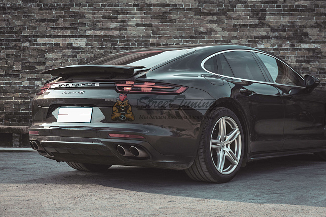 картинка Накладки на пороги, в стиле Sport Design, короткая версия, для Porsche Panamera 2017-2020 годов (971) магазин  StreetTuning 