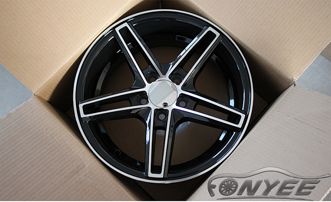 картинка Новые диски Vossen CV5 Replica R15 5X100 ET33 J6,5 черный глянец + серебро магазин  StreetTuning 