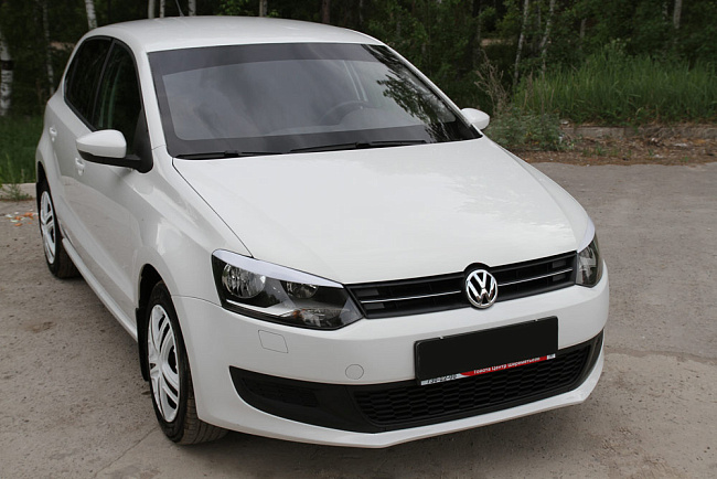 картинка Volkswagen  Polo V 2009—2016 Накладки на передние фары (реснички) компл.-2 шт. магазин  StreetTuning 