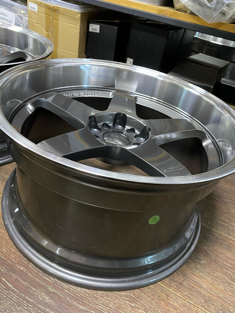 картинка Новые диски Style Nismo LM R18 J9.5 ET12 5x100/5x114,3 от магазина  StreetTuning